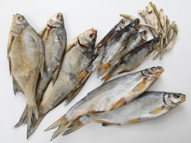 Dried smelt Dried bream,roach,smelt and vimba